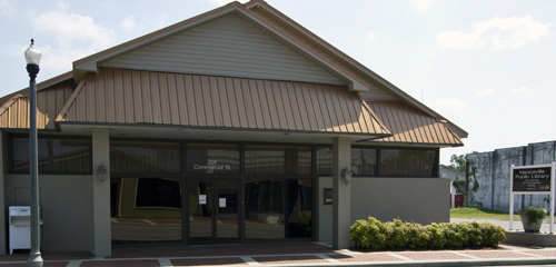 Hanceville Library entrance